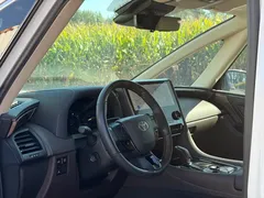 2024 Toyota Alphard 2.5L Hybrid Premium, белый — фото 7