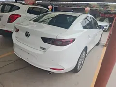 2021 Mazda 3 2.0L, белый — фото 7