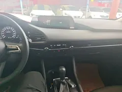 2021 Mazda 3 2.0L, белый — фото 10