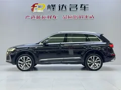 2021 Audi Q7 55 TFSI quattro S line Sport, чёрный — фото 15