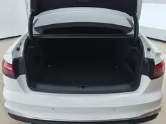 2022 Audi A4L 40 TFSI, белый — фото 4