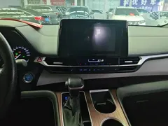 2021 Toyota Sienna 2.5L Hybrid Ultimate, синий — фото 13