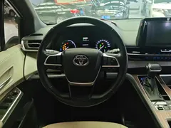 2021 Toyota Sienna 2.5L Hybrid Ultimate, синий — фото 15