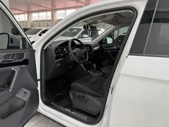 2022 Volkswagen Tayron 380TSI 4WD Luxury Pro, белый — фото 7