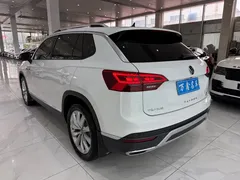2022 Volkswagen Tayron 380TSI 4WD Luxury Pro, белый — фото 17