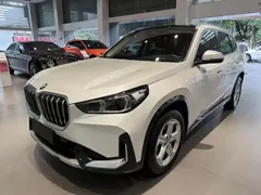 2023 BMW X1, белый — фото 1