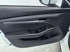 2021 Mazda 3 2.0L, белый — фото 7