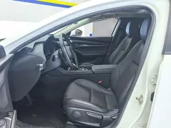 2021 Mazda 3 2.0L, белый — фото 9