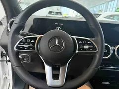 2022 Mercedes-Benz GLB 180, белый — фото 13