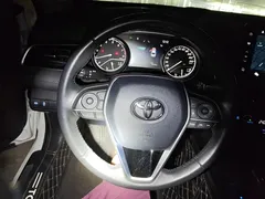 2021 Toyota Camry 2.0G Luxury, белый — фото 15