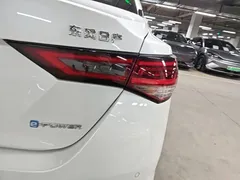 2023 Nissan Sylphy e-Power Hybrid Ultra, белый — фото 8