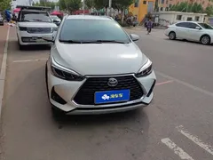 2022 Toyota Yaris L Zhixuan X 1.5L CVT PLUS, белый — фото 2