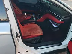 2021 Toyota Camry Hybrid 2.5HS Fashion, белый — фото 8