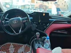 2021 Toyota Camry Hybrid 2.5HS Fashion, белый — фото 12
