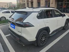 2022 Toyota RAV4 2.0L CVT 2WD Fashion, белый — фото 3