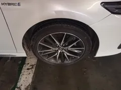 2023 Toyota Camry Hybrid 2.5HG Luxury, белый — фото 6