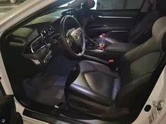 2023 Toyota Camry Hybrid 2.5HG Luxury, белый — фото 9