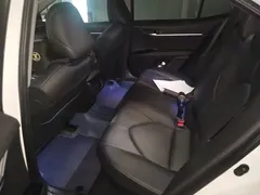 2023 Toyota Camry Hybrid 2.5HG Luxury, белый — фото 11