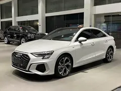 2022 Audi A3L Limousine 35 TFSI Luxury Sport, белый — фото 1