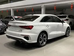 2022 Audi A3L Limousine 35 TFSI Luxury Sport, белый — фото 4