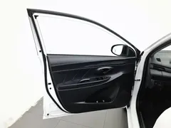 2020 Toyota Yaris L Zhixuan 1.5L CVT, белый — фото 8