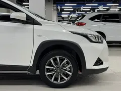 2022 Toyota Yaris L Zhixuan X 1.5L CVT Luxury Plus, белый — фото 5