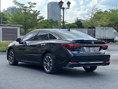 2022 Toyota Avalon Hybrid 2.5L Luxury, чёрный — фото 4