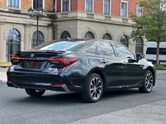 2022 Toyota Avalon Hybrid 2.5L Luxury, чёрный — фото 6