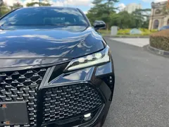 2022 Toyota Avalon Hybrid 2.5L Luxury, чёрный — фото 10