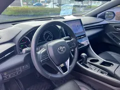 2022 Toyota Avalon Hybrid 2.5L Luxury, чёрный — фото 15