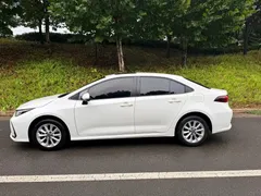 2021 Toyota Corolla 1.2T S-CVT Luxury, белый — фото 4