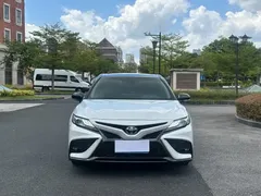 2023 Toyota Camry 2.0S Knight, белый — фото 2