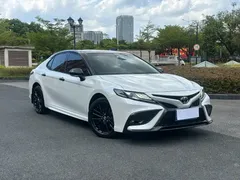 2023 Toyota Camry 2.0S Knight, белый — фото 3