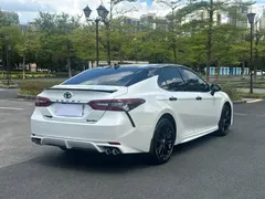2023 Toyota Camry 2.0S Knight, белый — фото 18