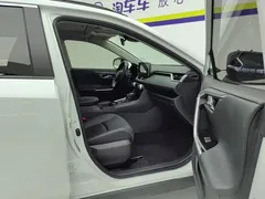 2021 Toyota RAV4 2.0L CVT PLUS, белый — фото 8