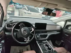 2022 Honda Odyssey 2.0L e:HEV, белый — фото 3