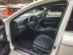 2023 Toyota Camry 2.5HG, белый — фото 6
