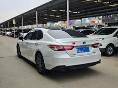 2023 Toyota Camry 2.5HG, белый — фото 8