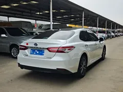 2023 Toyota Camry 2.5HG, белый — фото 10