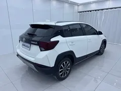 2022 Toyota Yaris L Zhixuan X 1.5L CVT Luxury Plus, белый — фото 4
