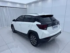 2022 Toyota Yaris L Zhixuan X 1.5L CVT Luxury Plus, белый — фото 6