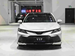 2021 Toyota Camry 2.5G Luxury, белый — фото 2
