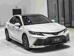 2021 Toyota Camry 2.5G Luxury, белый — фото 3