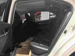 2021 Toyota Camry 2.5G Luxury, белый — фото 10