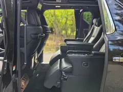 2021 Toyota Alphard Hybrid 2.5L Premium, чёрный — фото 10