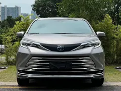 2023 Toyota Sienna 2.5L Hybrid Comfort — фото 2