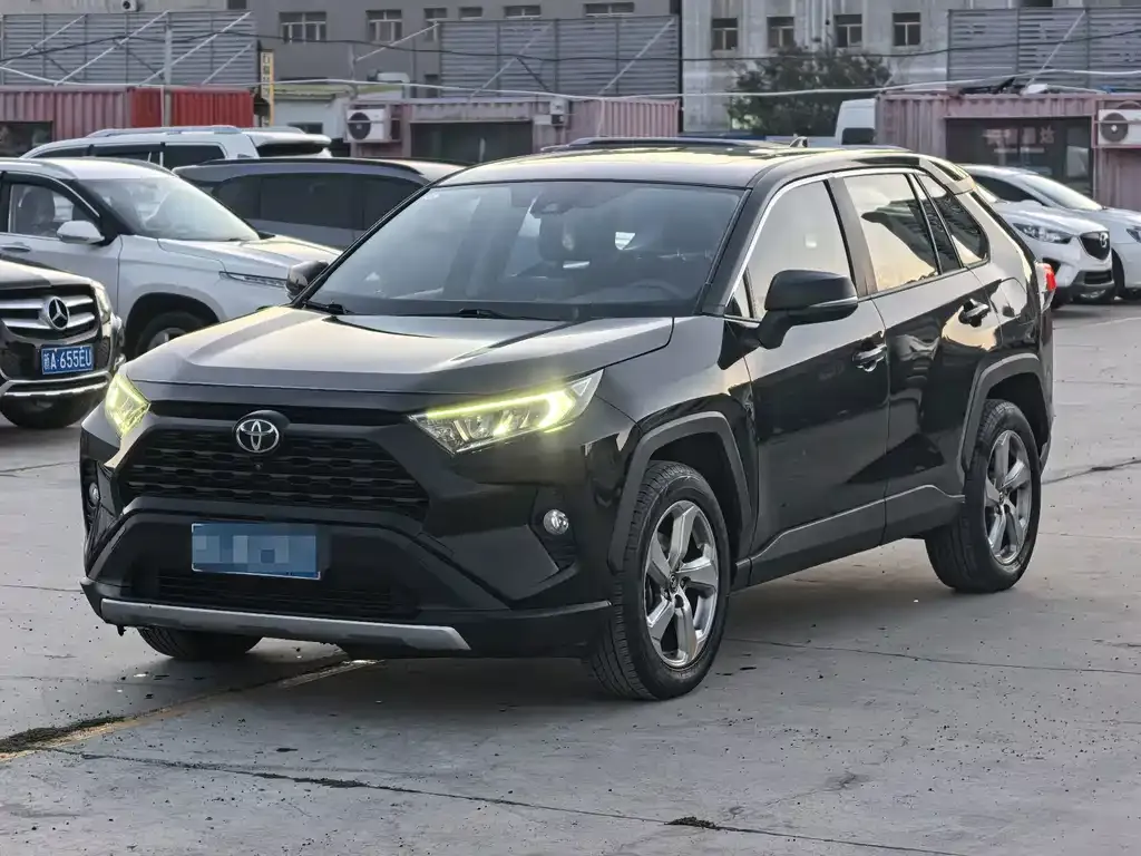 2023 Toyota RAV4 2.0L CVT 2WD Fashion Plus