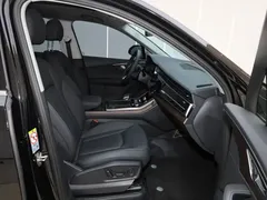 2023 Audi Q7 55 TFSI quattro S line Sport, чёрный — фото 14