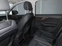 2023 Audi Q7 55 TFSI quattro S line Sport, чёрный — фото 20