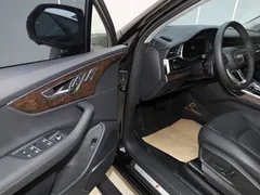 2023 Audi Q7 55 TFSI quattro S line Sport, чёрный — фото 23